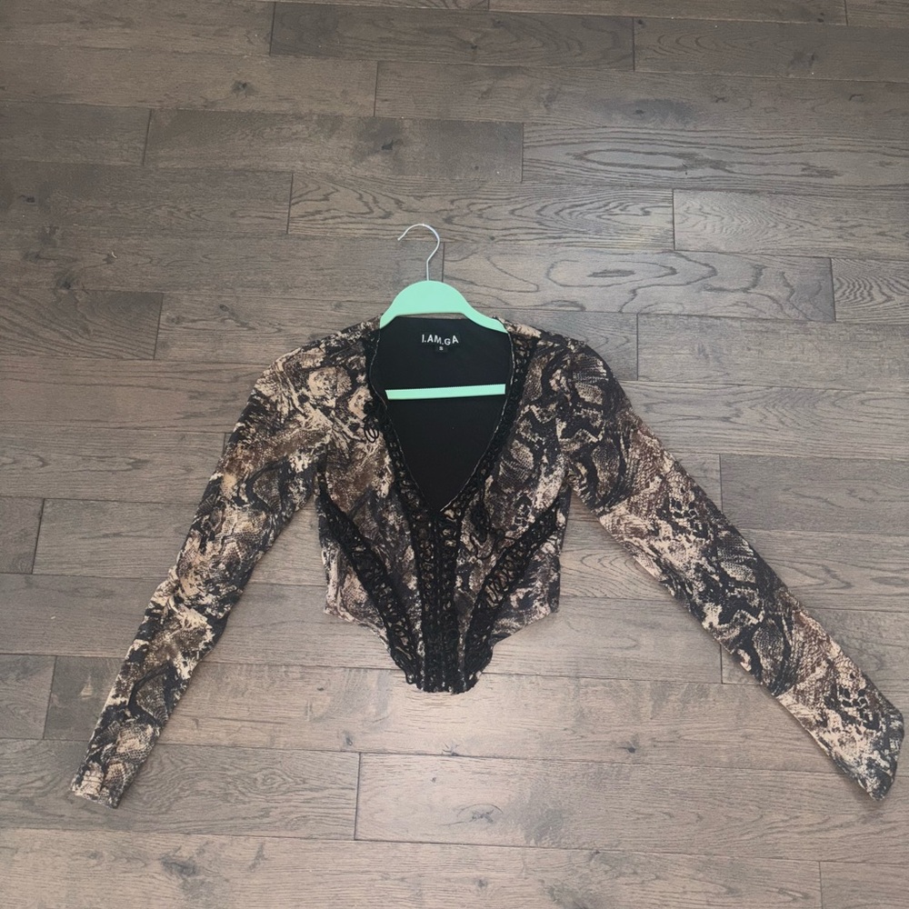 I. AM. GIA Brown Snake Print Top